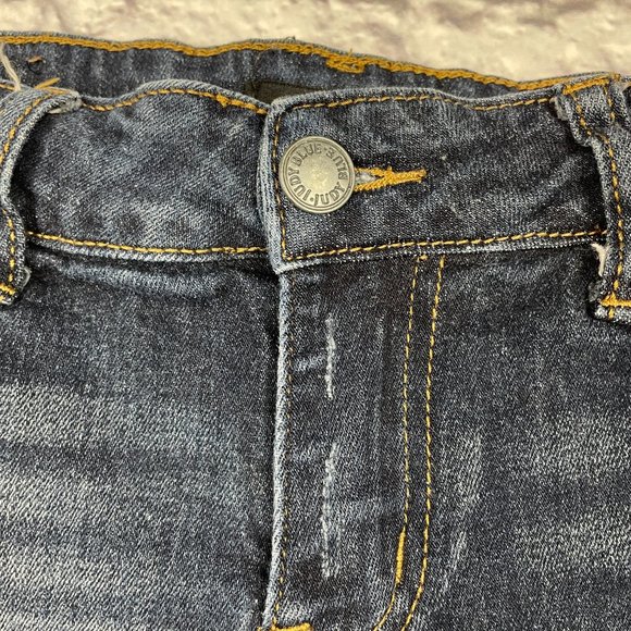 JUDY BLUE DARK WASH DISTRESSED CUFFED DENIM SHORTS MEDIUM - Picture 4 of 10